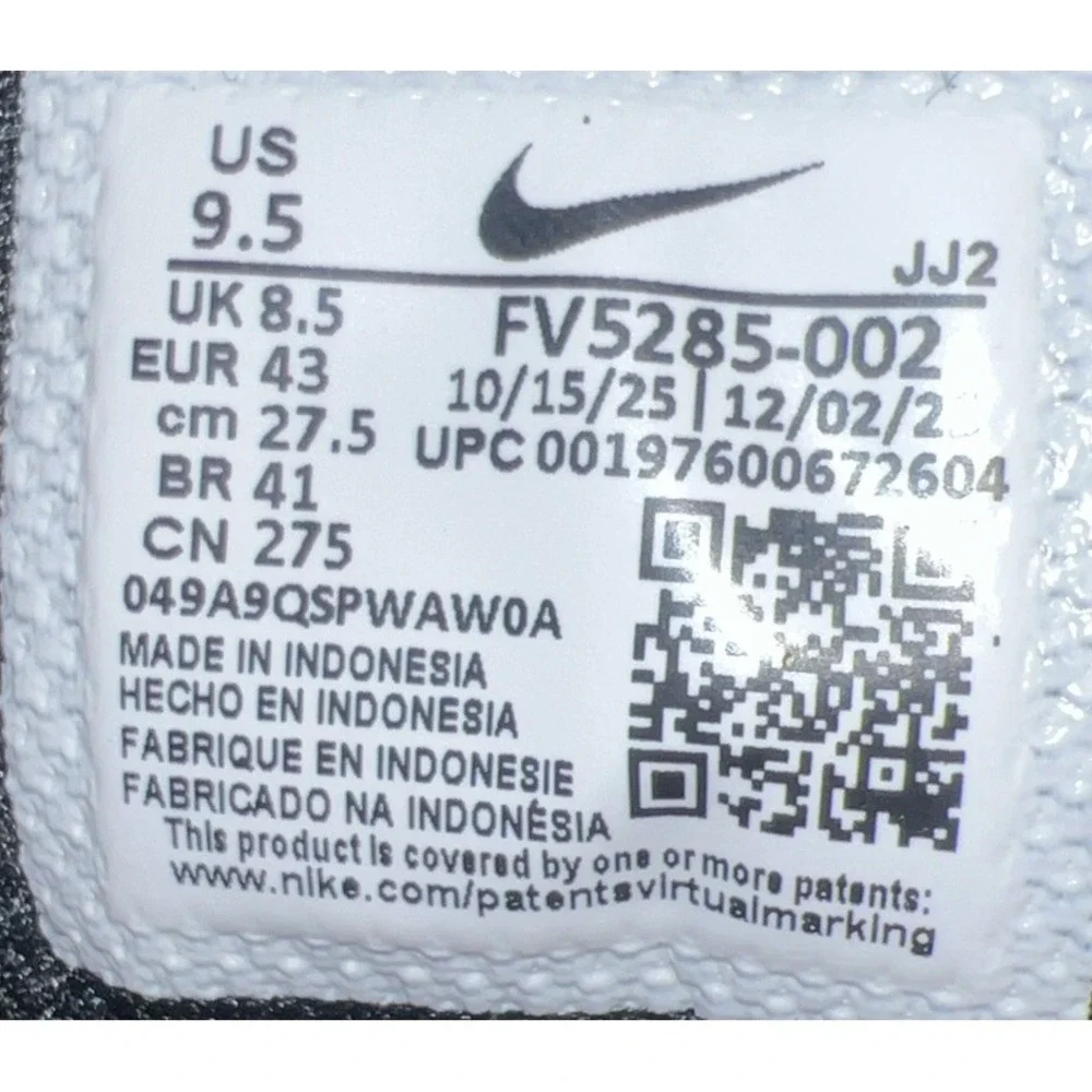 26N30/ Size 9.5 - Nike Promina Black White W